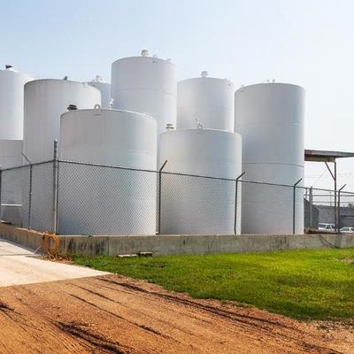 Verticale industriële ruwe olie/dieselolie/zware brandstof olie opslag tank 300 M3-10000 M3